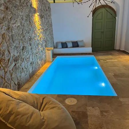 Aetheria Traditional House 2 Feriehus