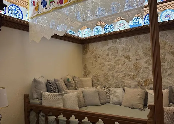 Aetheria Traditional House 2 *